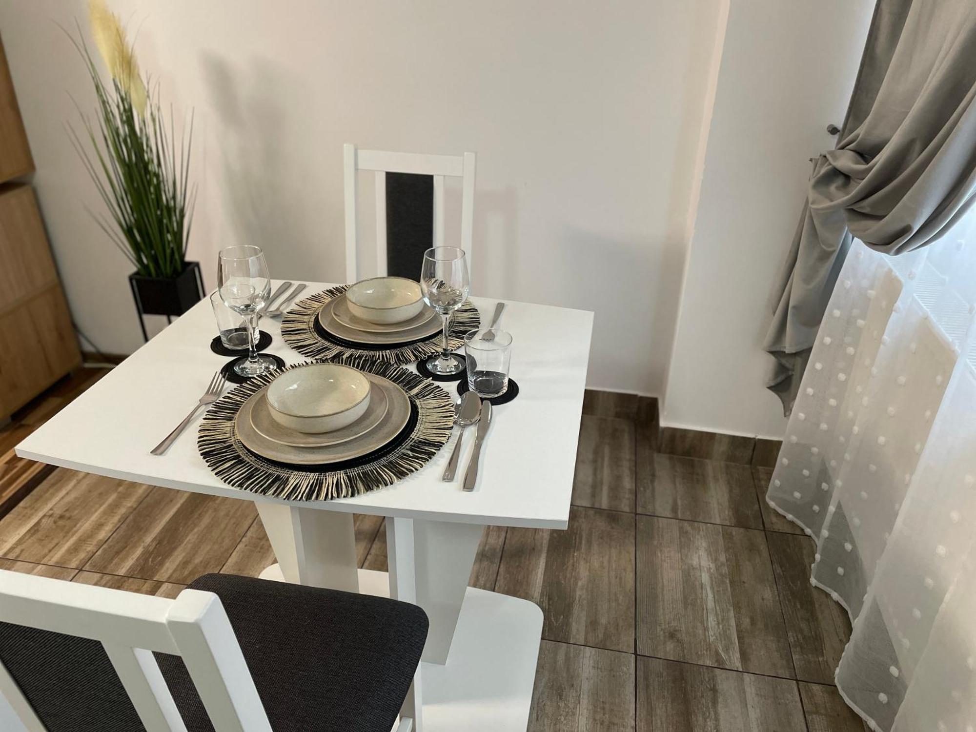 Central Studio Lcs Hunedoara Exterior foto